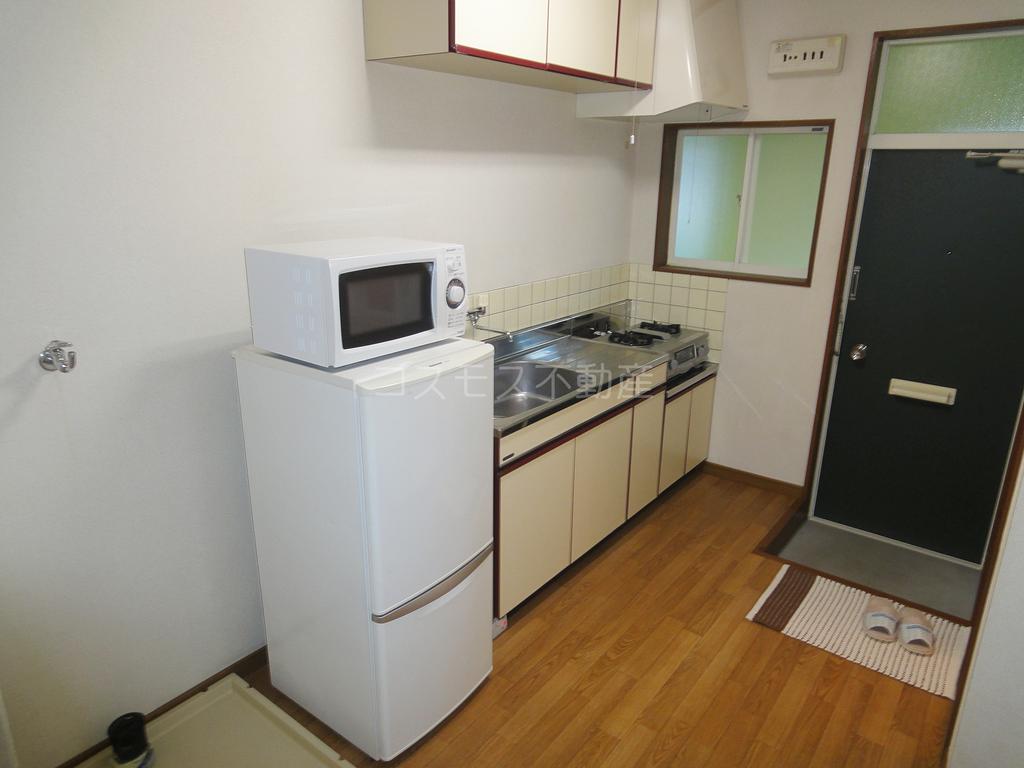 Kitchen. refrigerator ・ With microwave