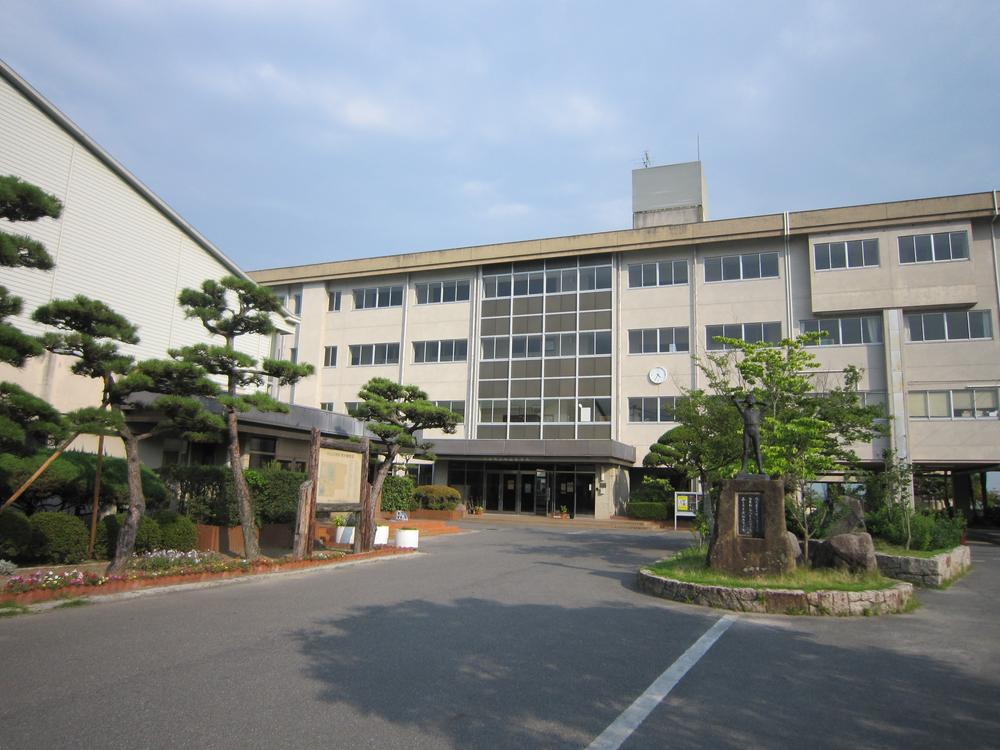 Primary school. 1049m up to elementary school Okayama Tatsunaka Mt.