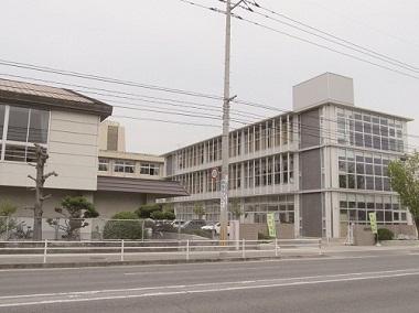 Primary school.   ● Futaba nursery: about 750m (about a 10-minute walk) ● now kindergarten: about 900m (walk about 12 minutes) ● Nishi Elementary School: about 1.2km (about a 15-minute walk) ● Gominami Junior High School: about 840m (walk about 11 minutes)