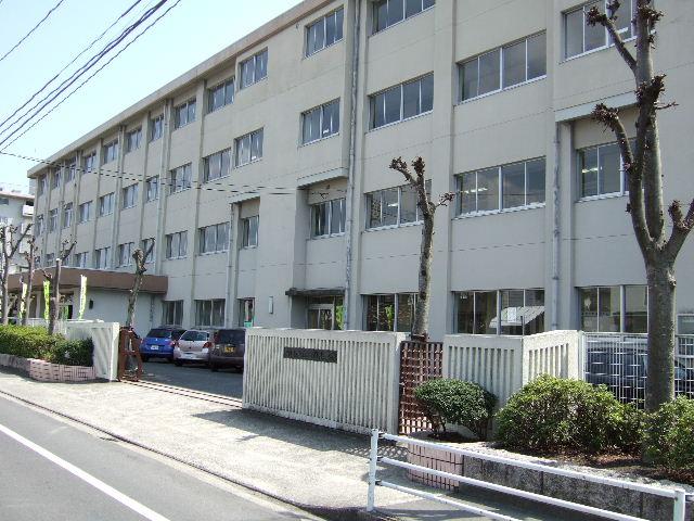Primary school. 795m to Okayama Sanmen Elementary School