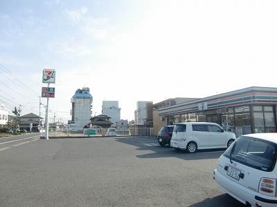 Convenience store. 219m to Seven-Eleven (convenience store)