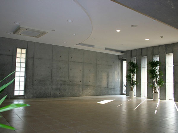 Shared facilities.  [Entrance hall] (October 2012 shooting)