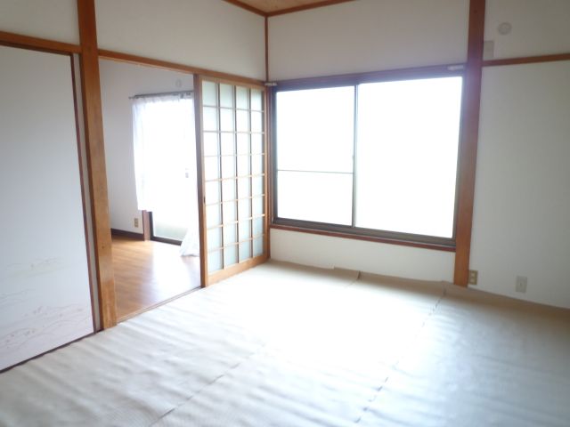 Living and room. Second floor of the Japanese-style room.