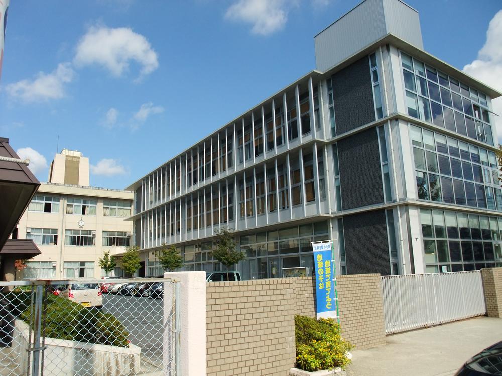 Primary school. Okayama Nishi Elementary School up to 1182m