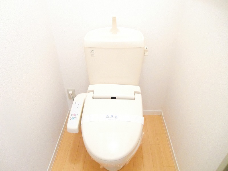 Toilet. Bidet