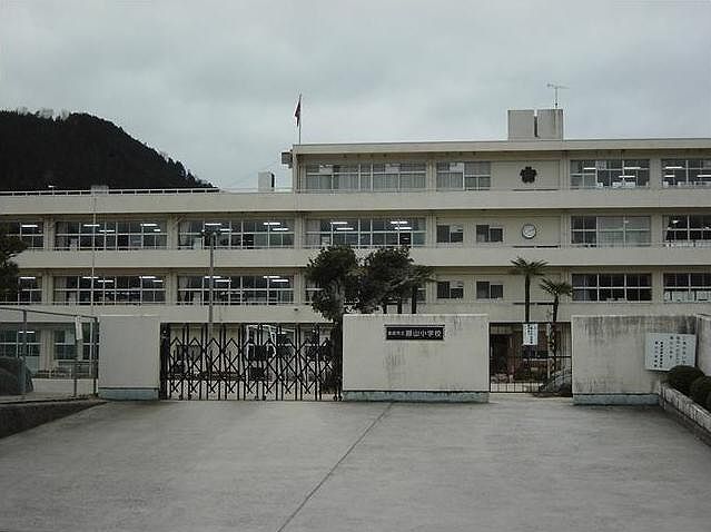 Primary school. 709m to Okayama Shikata elementary school (elementary school)