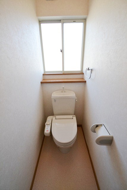Toilet. Toilet Washlet ・ There is also a window ☆