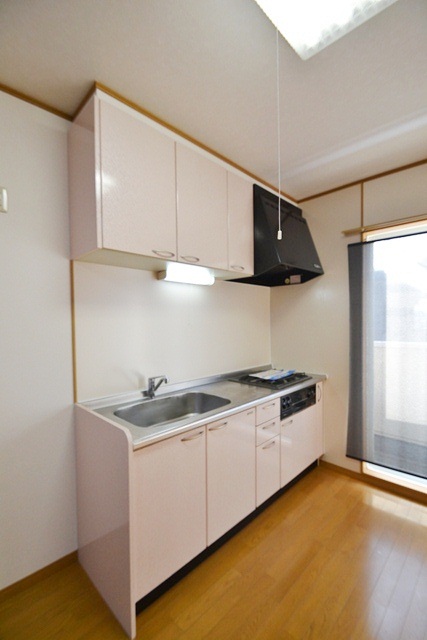 Kitchen.  ☆ 3-neck system is adopted Kitchen ☆