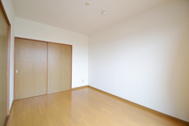 Other room space. Also Kitanagase Station walk area [Kitanagase shop] Please leave of our shop!