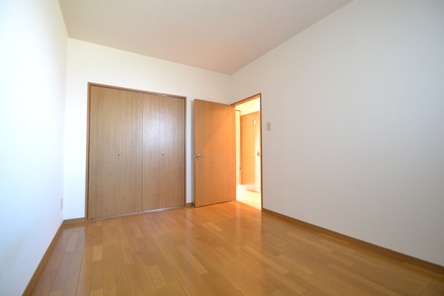 Living and room. Also Kitanagase Station walk area [Kitanagase shop] Please leave of our shop!