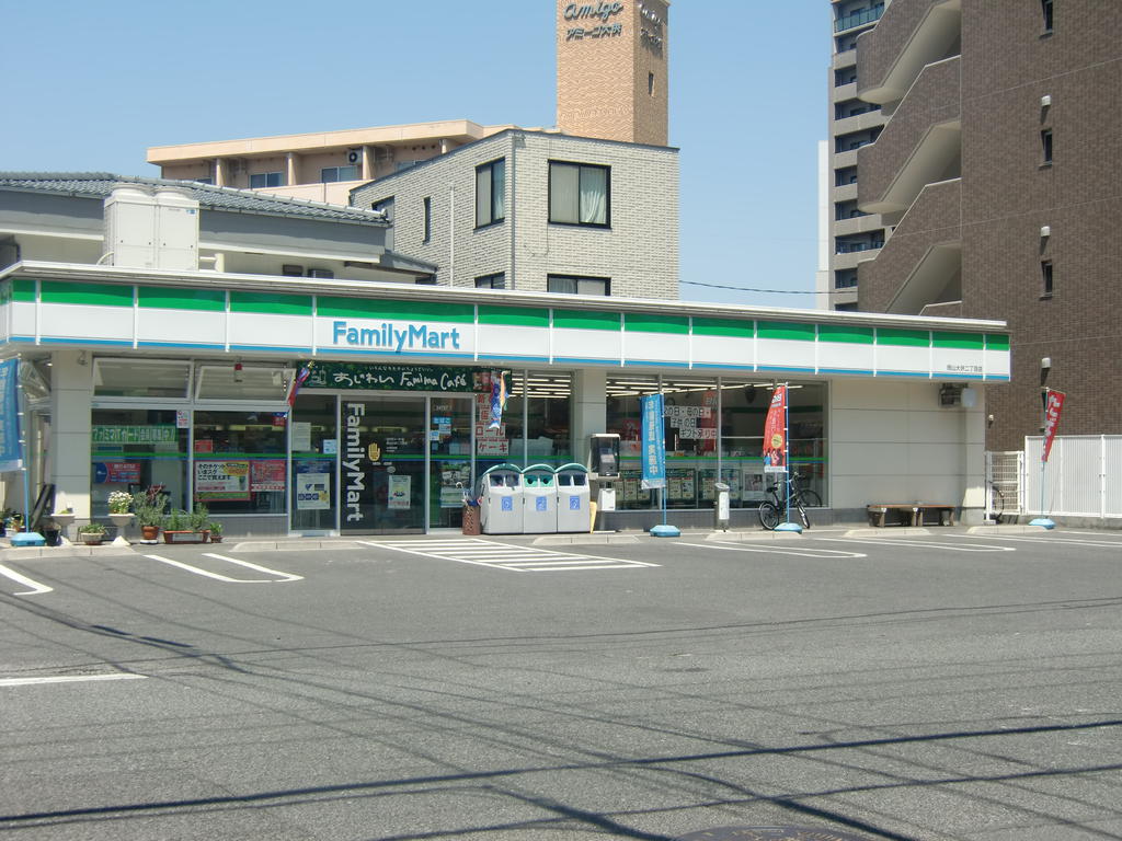Convenience store. FamilyMart Okayama Daikyo-chome store up (convenience store) 10m