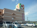 Supermarket. Izumiya Tsudaka store up to (super) 773m