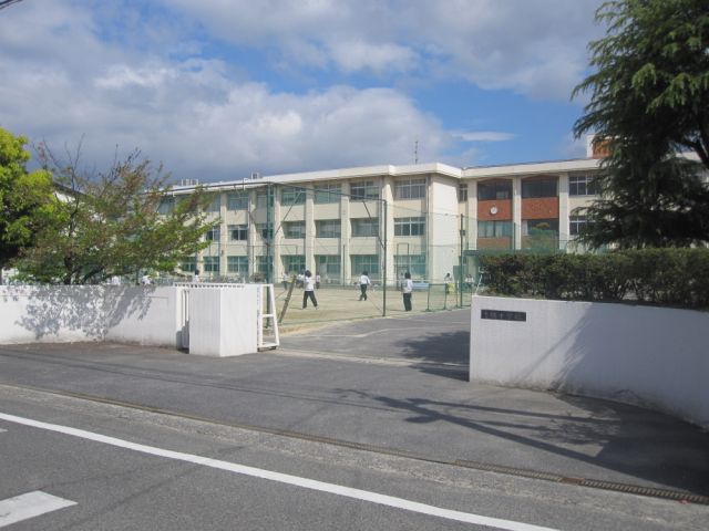 Junior high school. Municipal Kibi until junior high school (junior high school) 1200m