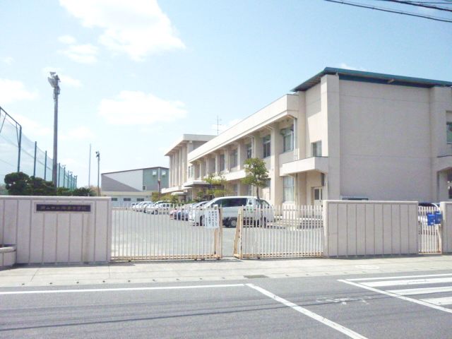 Junior high school. Municipal Gominami until junior high school (junior high school) 1900m