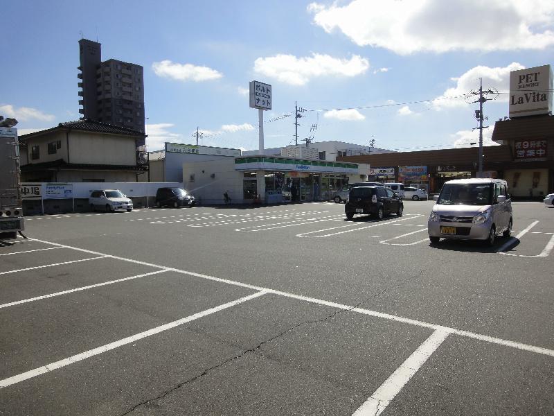 Other. It is about 100m walk from the Family Mart Higashifurumatsu center shop.