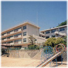 Primary school. 560m to Okayama Tsushima elementary school (elementary school)