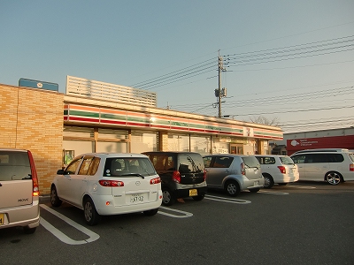 Convenience store. Seven-Eleven Okayama Noda 4-chome up (convenience store) 317m