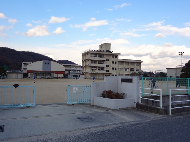 Primary school. 751m to Okayama Koiyama elementary school (elementary school)