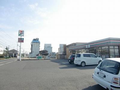 Convenience store. 278m to Seven-Eleven (convenience store)