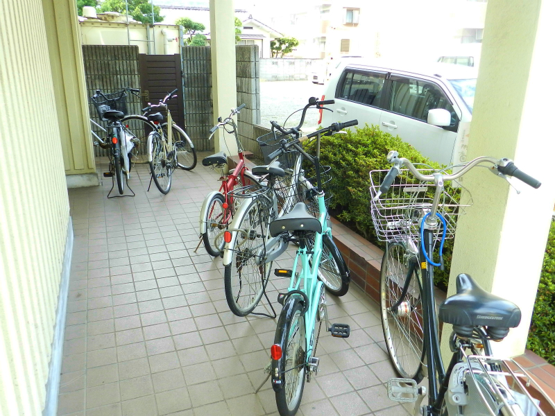 Other common areas. Bicycle is here.