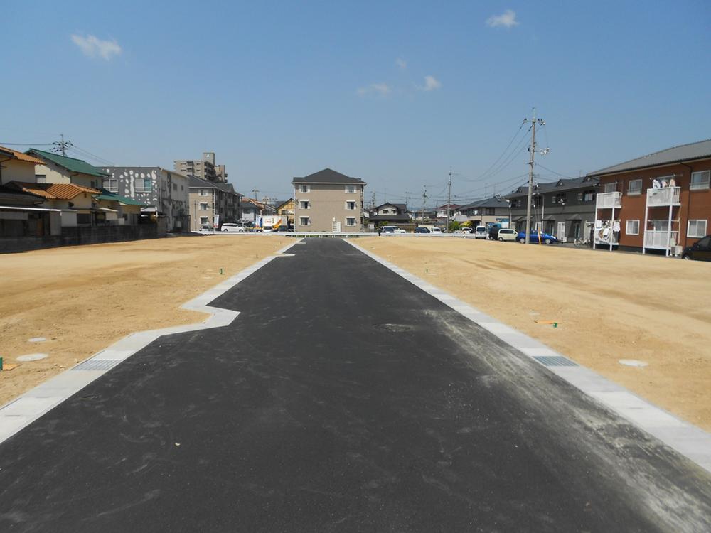 Local photos, including front road. Transportation access is well-equipped environment! 