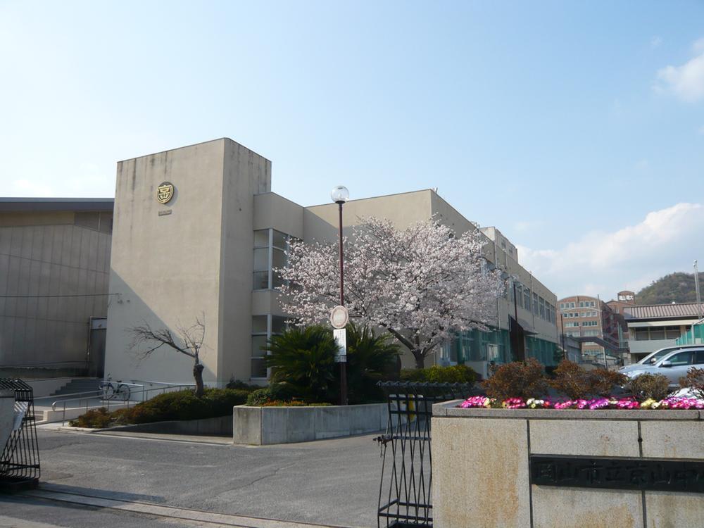 Junior high school. 804m to Okayama Kyoyama junior high school