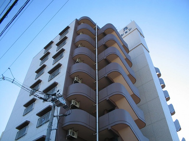 Building appearance. Omoto is a distance of about two minutes walk Station! !