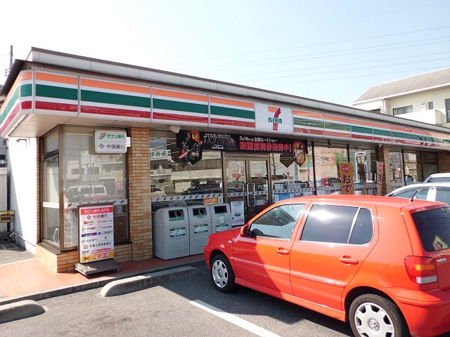 Convenience store. Seven-Eleven Okayama Higashifurumatsu 2-chome up (convenience store) 593m
