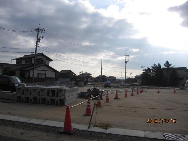 Local land photo. Local (12 May 2012) shooting West direction from the east