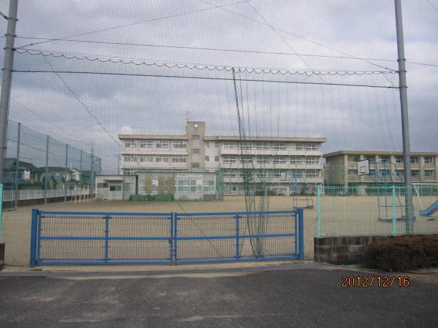 Primary school. Millet until the elementary school 1073m