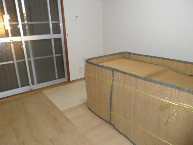 Other room space. It contains the new tatami