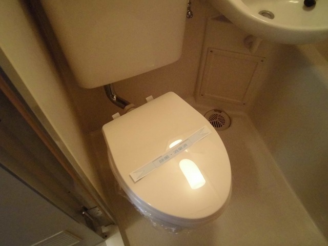 Toilet. Please contact us