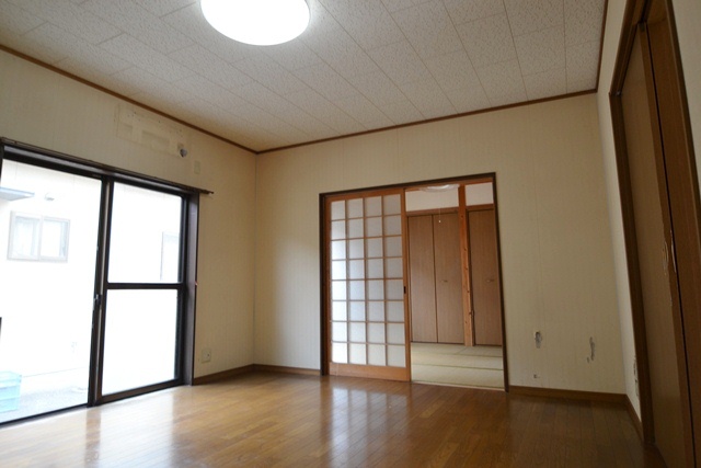 Other room space. It is bright because the large windows ~