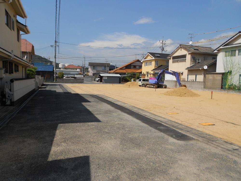 Local photos, including front road. Until JR Ichinomiya Station, 6 mins!