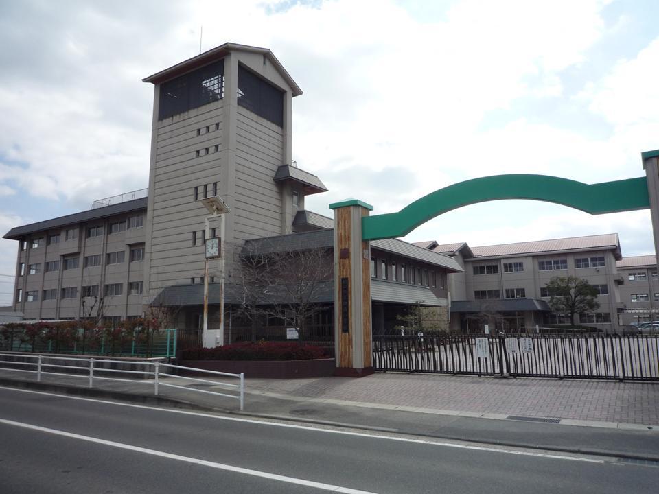 Primary school. 802m to Okayama City Gominami Elementary School