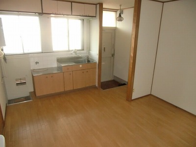 Living and room. LDK also window there, It is bright and airy rooms