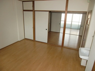 Other room space. LDK also spread, Happy to be the arrangement of the furniture ☆