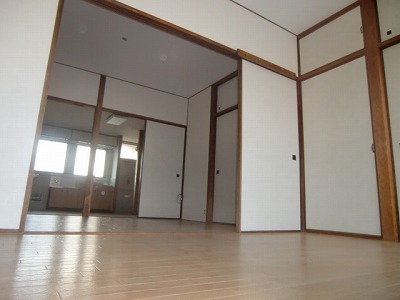 Other room space. But is Tsuzukiai, Connect and allowed considerable spread of Western-style change! !