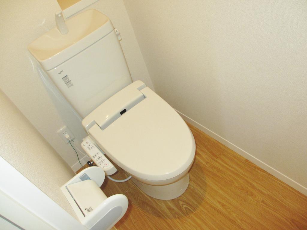 Toilet.  ☆ For an image of under construction ☆