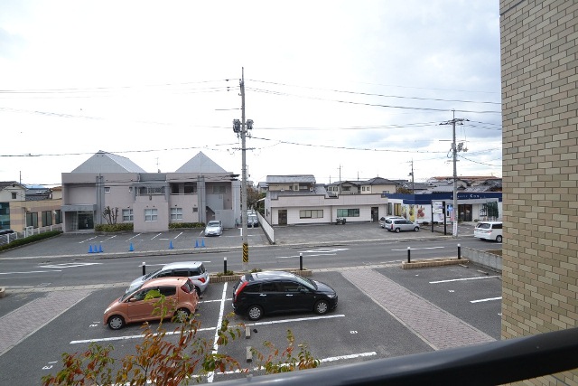 View.  ☆ Parking is far also across from the building in front of the eye ☆