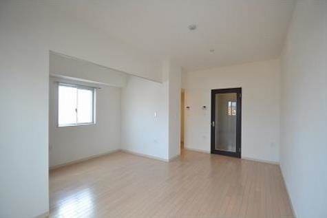 Living and room. Spacious room ☆