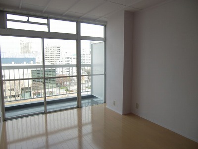 Other room space. It sounds good view from the 7th floor ~