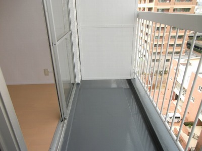 Balcony. Let's dry here in the laundry! !