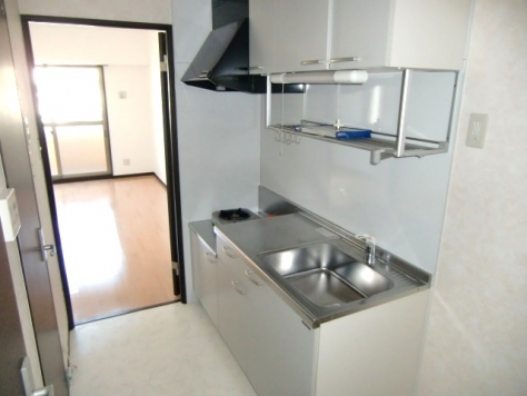 Kitchen. Spacious kitchen ☆ Two-burner gas stove can be installed ☆