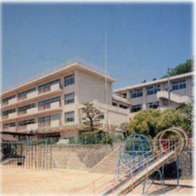 Primary school. Tsushima to elementary school (elementary school) 1091m