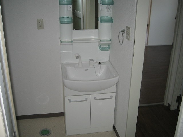 Washroom. Morning prepared a strong ally ・ With shampoo dresser