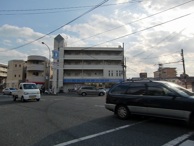 Convenience store. Lawson Okayama quotient Ohmae store up (convenience store) 215m