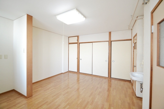 Other room space. New life I might to put any furniture Dokkidoki?