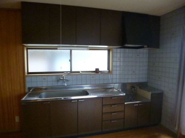 Kitchen. Cooking a breeze in the spacious kitchen!