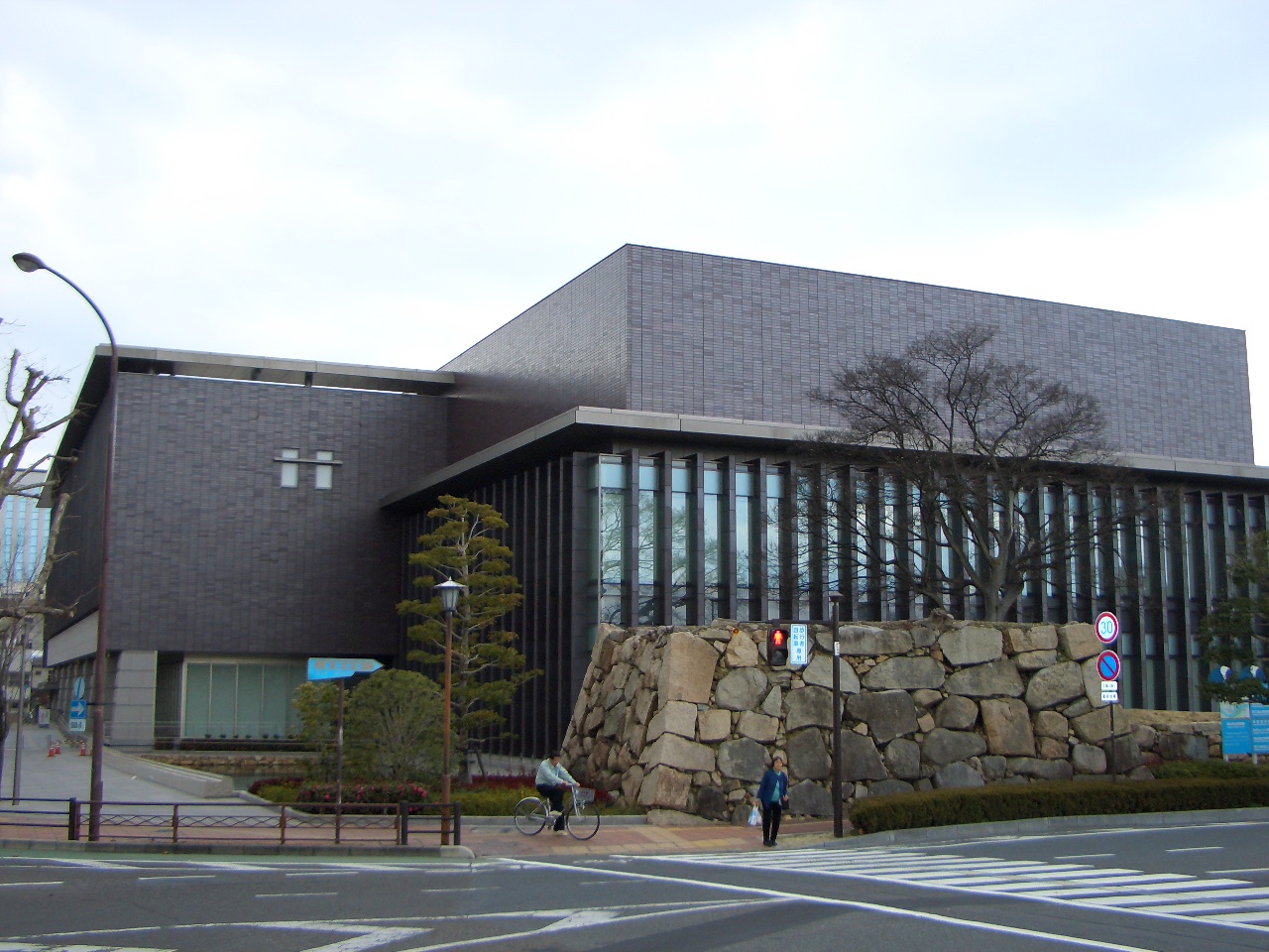 library. 250m until the Okayama Prefectural Library (Library)